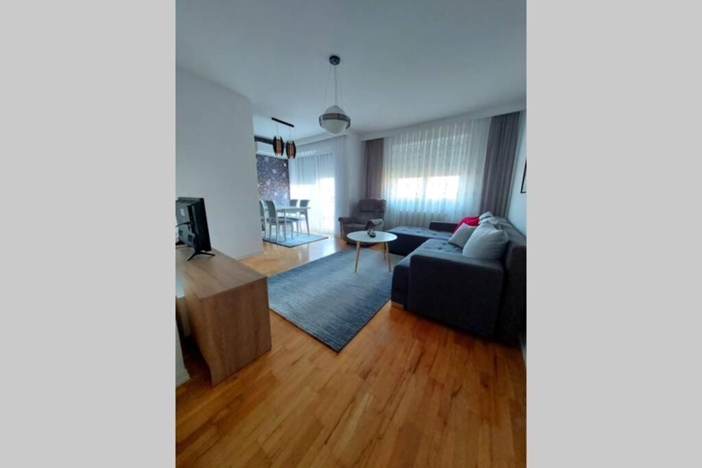 Apartment 13C Приштина Экстерьер фото